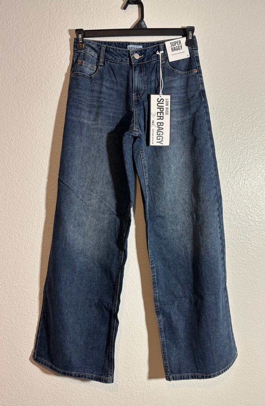 Refuge Denim NWT Jr's Size 1 Super Baggy Low Rise Wide Leg Blue Jeans